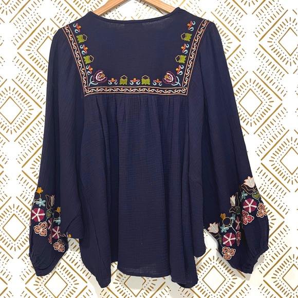 NWT Easel Navy Blue Embroidered Boho Peasant Blouse Top M Spring Festival Hippie - Picture 2 of 6
